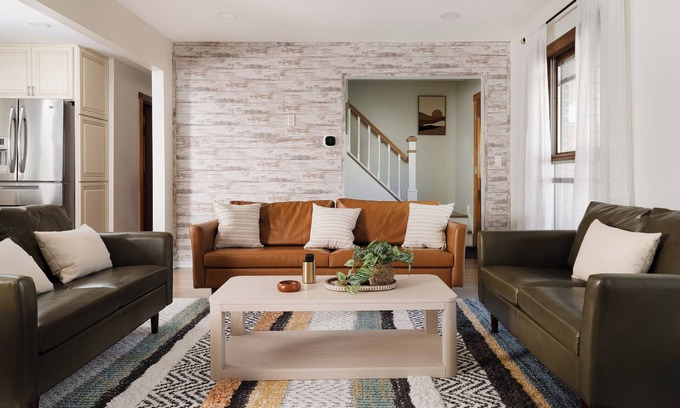 Wasco Casa | Family Friendly 4BR with Backyard+Games, ORD, Chicago, Workspace