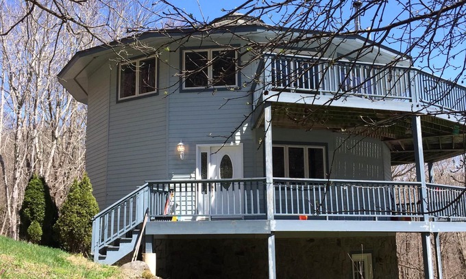 Frank Casa | Escapada de montaña / refugio de esquí de 5 acres ideal para familias