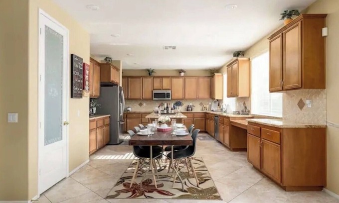 Menifee Casa | Family-friendly 5 Bed/3 Bath House with Gym and Backyard