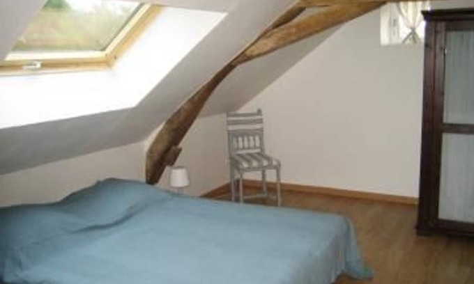 Pontvallain Cabaña | Gîte rural rénovado con amplio jardín, zona infantil y terraza - ideal para familias