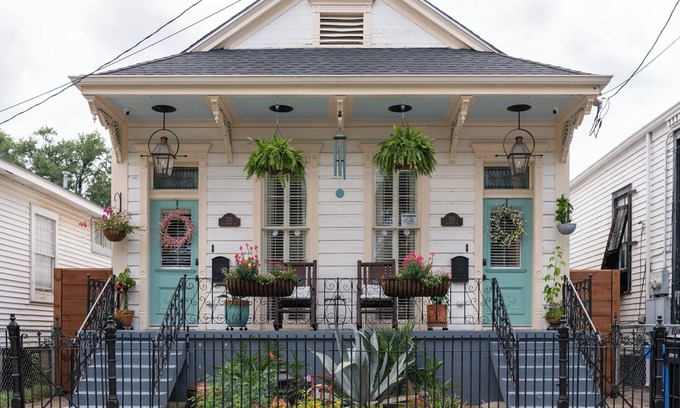 Saint Thomas Development Casa | Elegantemente renovado, 100 años de antigüedad, escopeta histórica doble en Lower Garden District