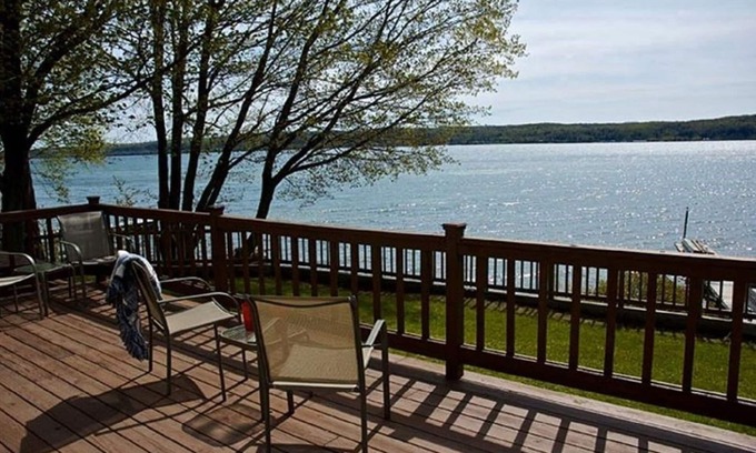 Munising Casa | ¡Casa de 3 habitaciones en la Bahía Munising del Lago Superior! Rocas en la fotografía Amaneceres!