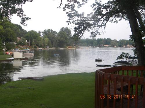 Oxbow Casa | Family Friendly Lakefront Oasis! Huge Deck-Pets Welcome