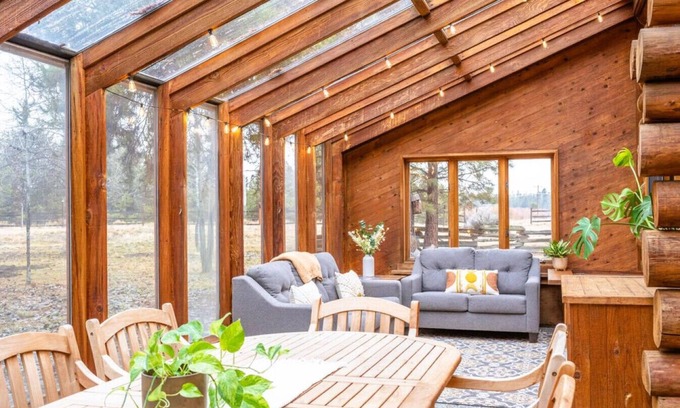Three Rivers Cabina | Family-Friendly Log Cabin-16 Acres-Hot Tub & Views