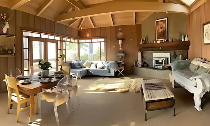 Little River Casa | Family friendly luxury. wrap-around decks with an ocean view, Spa, and Sauna.