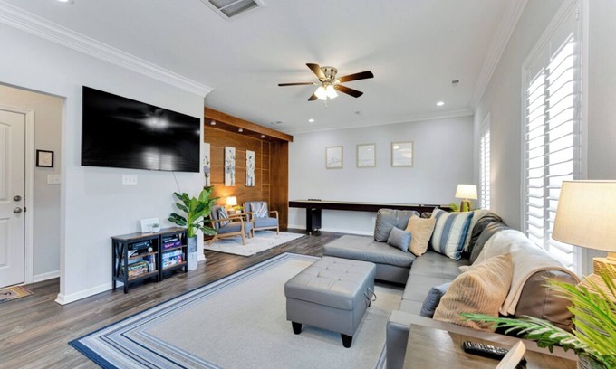 East Ocean View Casa | Family Friendly Oasis-3 BR, + Short Walk to Beach!