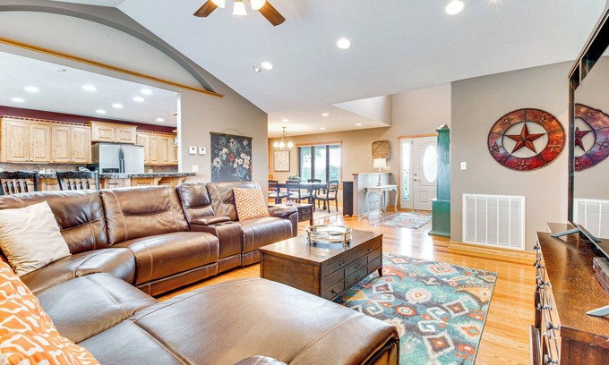 Omaha Casa | Family-Friendly Ozarks Getaway < 21 Mi to Branson!