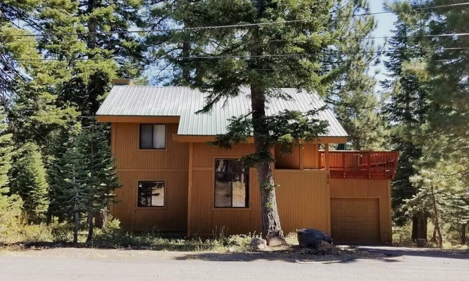Tahoe City Cabina | Familiarmente, Pet-Friendly, rodeado Árbol-Casa para vacaciones Tahoe City