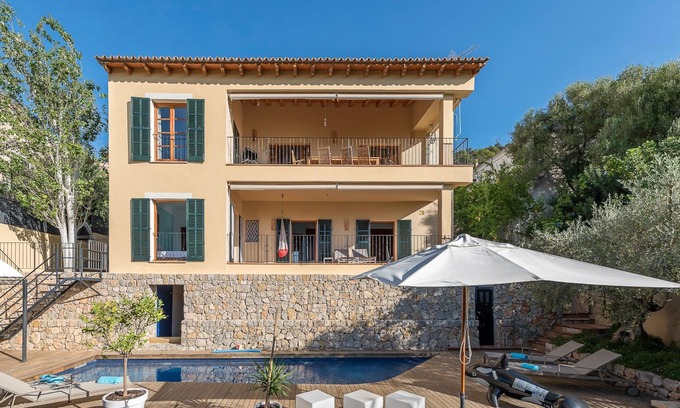 Calvia Casa | Villa familiar con piscina y jardín al pie de las montañas de Tramuntana
