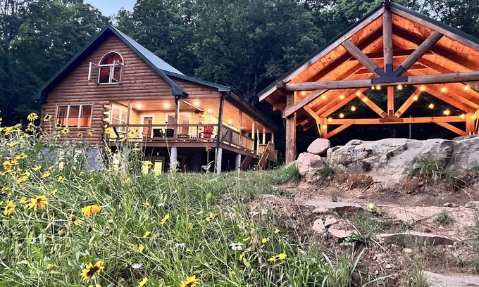 Portland Mills Cabina | Family Friendly Waterfront Log Cabin on on the Wild & Scenic Clarion River