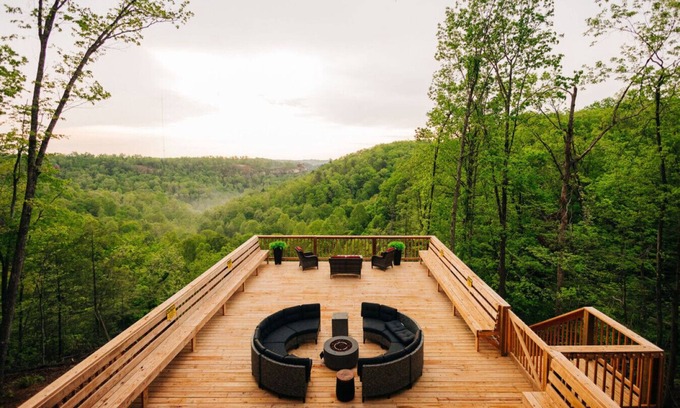 Frenchburg Cabina | Family & Friends Retreat | HotTub | Views | Arcade