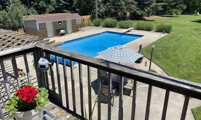 Mishawaka Casa | Diversión familiar, hogar limpio con piscina. Perfecto destino de fin de semana de Notre Dame!