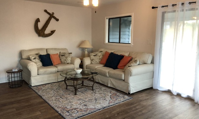 Little River Casa | 💗☀️🌊Family Fun In The Sun🌊☀️💗 - 3 BR, 3.5 BA & Pet Friendly Townhouse