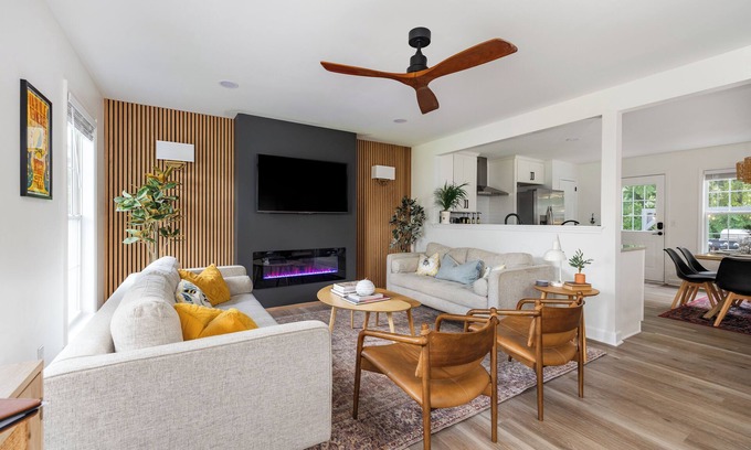 Thompson's Station Casa | Family FUN! Luxury Touches, Mini Golf, Firepit, Fully Loaded