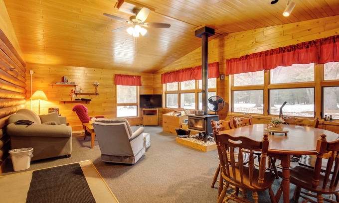 Eagle River Casa | Family Gem Near the Chain of Lakes in Eagle River!