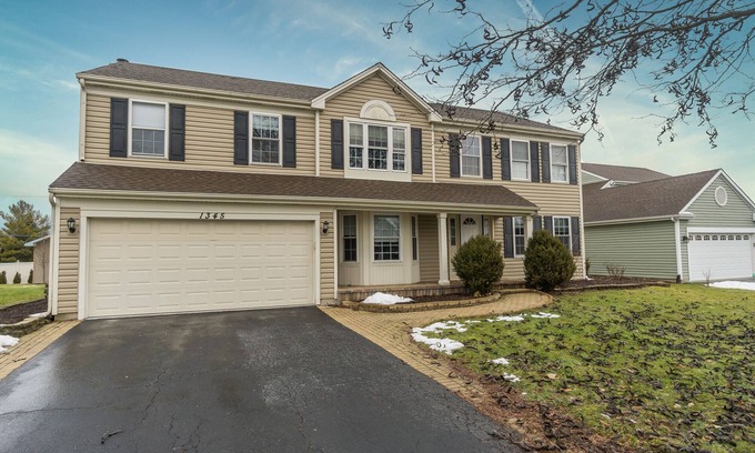Carol Stream Casa | Family Heaven Retreat, 6 Bedroom, Sleep 16