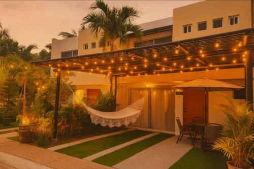 Valle Dorado Apartamento | Family Home close to the Beach, Vidanta, Aqua Adventures with Pool & Parking