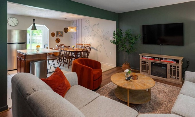 Loveland Casa | Family Home | Game Room Fenced Yard Firepit