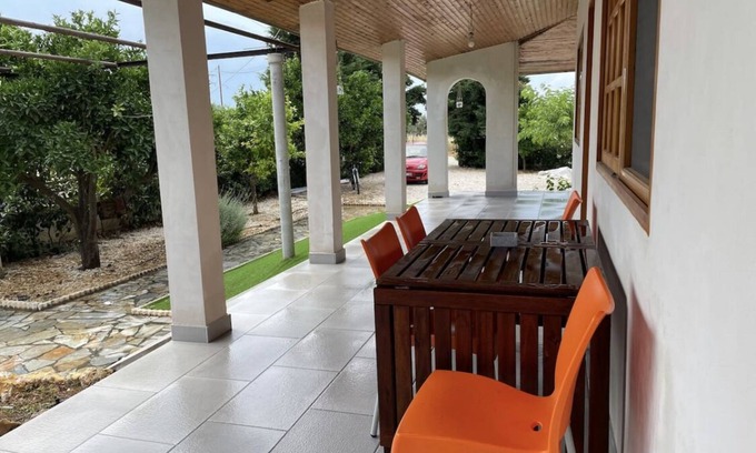 Korithion Casa | family home in a quiet neighborhood