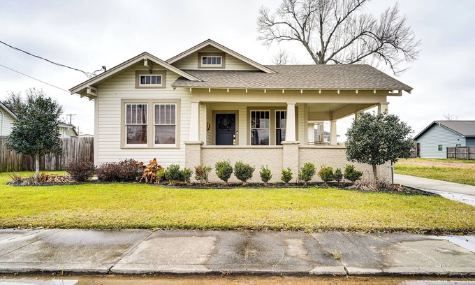 Lake Charles Casa | Family Home w/ Deck & Yard in Lake Charles