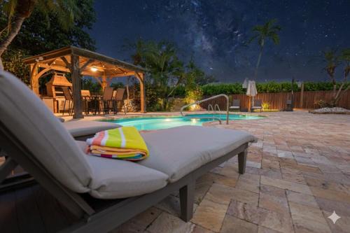 Weston Casa | Family Oasis at Sunrise Private Pool, Game, Cardio, Grill, Work & Play