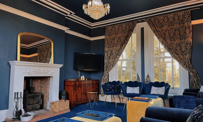 Bradiford Villa | Family party ten-bedroom Villa, hot tub and games room