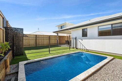 Palmview Casa | Family-Perfect Home Relax, Swim, Explore, Repeat!