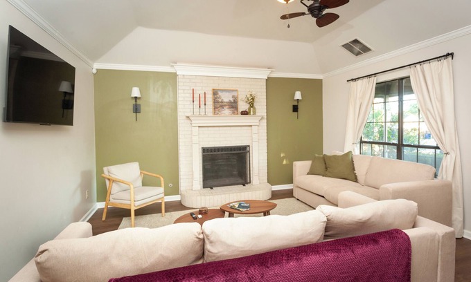 Olive Branch Casa | Family & Pet Friendly - Backyard - Patio