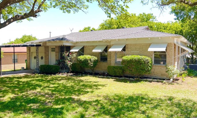 Decatur Casa | Family-Ready 3BR + Backyard Near the Square