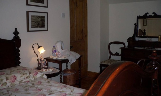 Lisnagunogue Cama Y Desayuno | Familiar-Baño con bañera-Vista al Jardín-1
