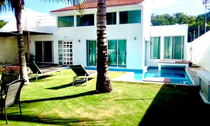 Alfredo V. Bonfil Villa | Family vacation home!Seasonal discount!