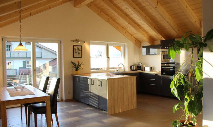 Eglfing Apartamento | Fantástico panorama alpino, paisaje único con hermosos lagos para nadar