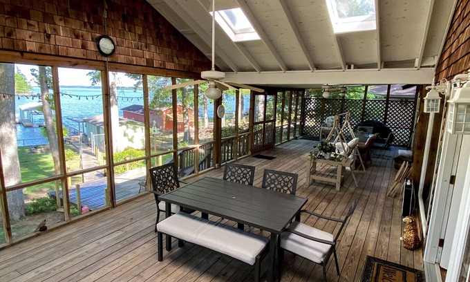 Hemphill Casa | Fantastic get away house on lake