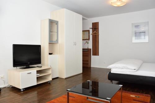 Seefeld Apartamento | Fantastic Studio near Lake - Flower 02