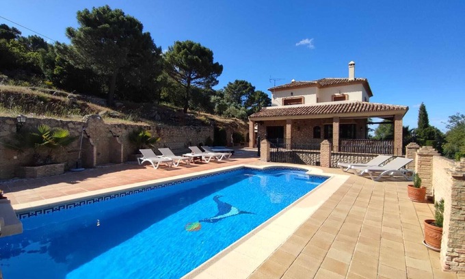 Ronda Villa | Fantástica villa en Ronda con piscina privada y barbacoa.