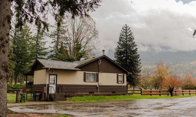 Popkum Casa | Farm House - L&S Farms