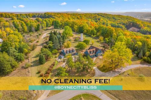 Boyne City Casa | Farmhouse 1918 Grand Retreat for 12 people with Lake Views