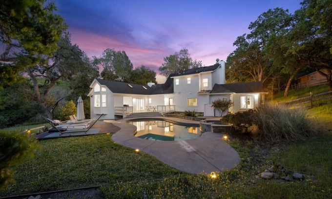 Santa Rosa Casa | Farmhouse at Sonoma Oaks. Hot Tub, Pool, Bocce!