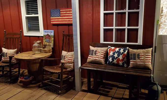 Connellys Springs Cabina | Farmhouse Cabin In The Country