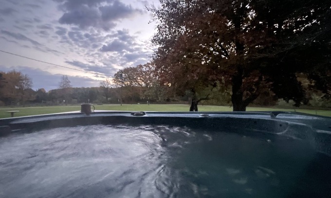 Harrison Otro | Farmhouse-hot tub, king beds, pet friendly, skiing, ORVing, hunting & golfing.