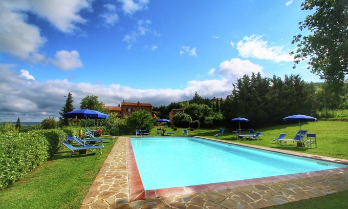 Castiglione d'Orcia Casa | Farmhouse With Pool, Views
