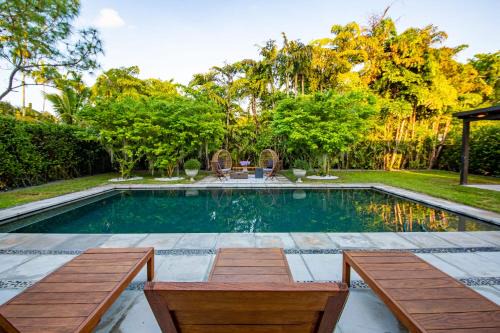 Biscayne Park Villa | Fascinating Luxe Two-Level Villa BY THE GLAMHOMES