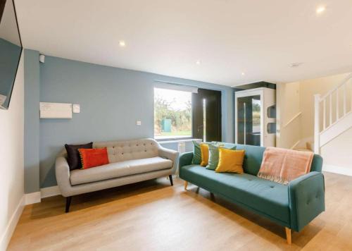 Bishampton Casa | Fawn Cottage- disabled adapted - 3 bed - hot tub
