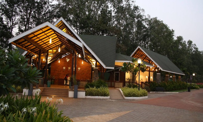 Wadgaon Hotel | Fazlani Natures Nest - The Wellness Retreat