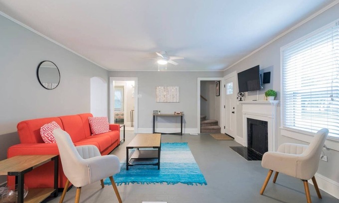 Charlotte Casa | ¡Se siente como en casa! 4BR con encanto convenientemente ubicado