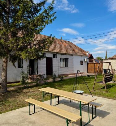 Tata Apartamento | Fehérlak