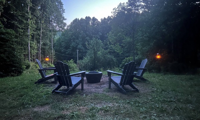 Aquone Casa | Feisty Ranch Farm Retreat - Private and charming 2-bedroom on 15 acres