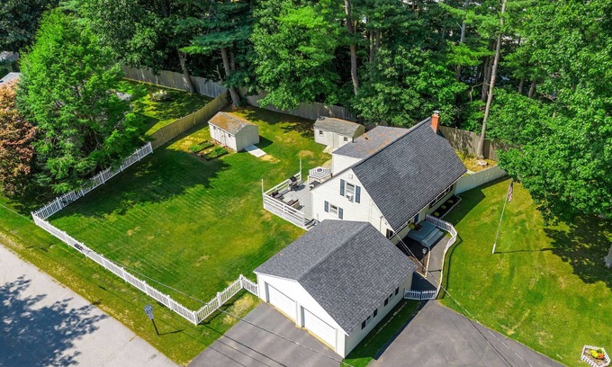 Portsmouth Casa | Fenced-in Yard | Work From Home | Pet-Friendly