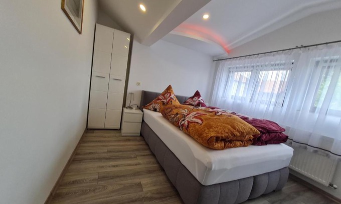 Sonnen Apartamento | Ferien- und Businesswohnung Sonnentor Dreiländereck im zweiten Stock