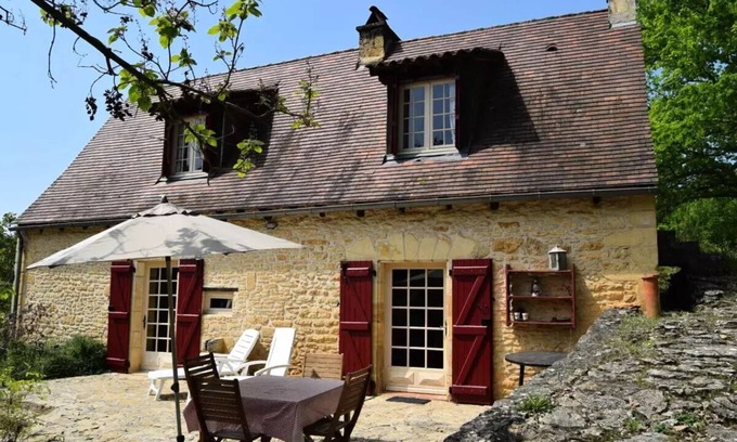 Thonac Villa | Ferienhaus 2 Zimmer 2/4 Personen + TV